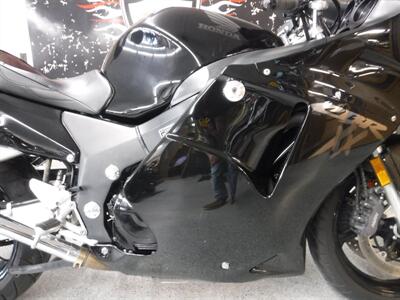 1998 Honda CBR 1100 XX Blackbird   - Photo 13 - Kingman, KS 67068