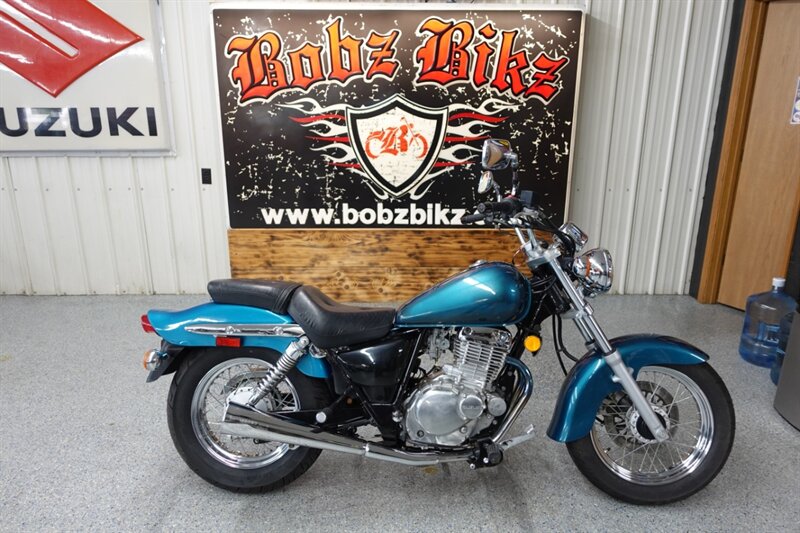 1999 Suzuki GZ 250 Marauder   - Photo 1 - Kingman, KS 67068