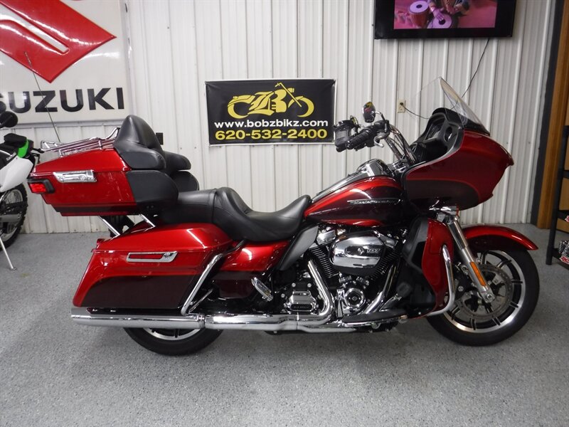 2018 Harley-Davidson Road Glide Ultra   - Photo 1 - Kingman, KS 67068