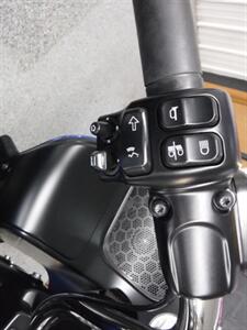 2017 Harley-Davidson Road Glide Ultra   - Photo 23 - Kingman, KS 67068
