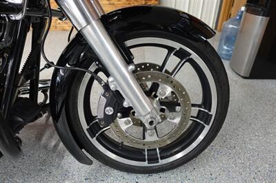 2010 Harley-Davidson Road Glide Custom   - Photo 12 - Kingman, KS 67068