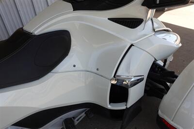 2012 Can Am Spyder RT Limited SE5   - Photo 15 - Kingman, KS 67068