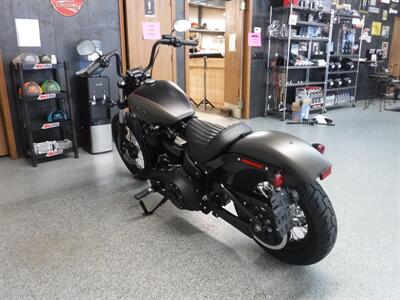 2018 Harley-Davidson Street Bob   - Photo 18 - Kingman, KS 67068