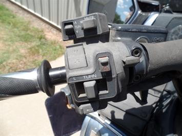 1990 Honda Gold Wing 1500   - Photo 17 - Kingman, KS 67068