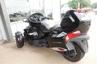 2014 Can Am Spyder RT-S SE6   - Photo 2 - Kingman, KS 67068