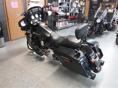 2011 Harley-Davidson Street Glide   - Photo 18 - Kingman, KS 67068