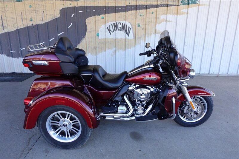 2017 Harley-Davidson Tri Glide   - Photo 1 - Kingman, KS 67068