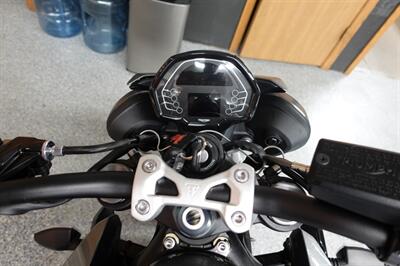 2024 Triumph Street Triple R   - Photo 34 - Kingman, KS 67068