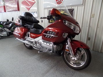 2001 Honda Gold Wing 1800   - Photo 2 - Kingman, KS 67068