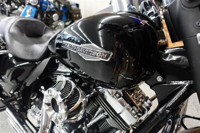 2012 Harley-Davidson Ultra Classic   - Photo 14 - Kingman, KS 67068