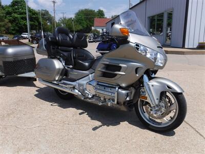 2003 Honda Gold Wing 1800   - Photo 2 - Kingman, KS 67068