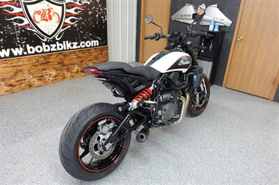 2022 Indian FTR 1200 S White Smoke   - Photo 8 - Kingman, KS 67068