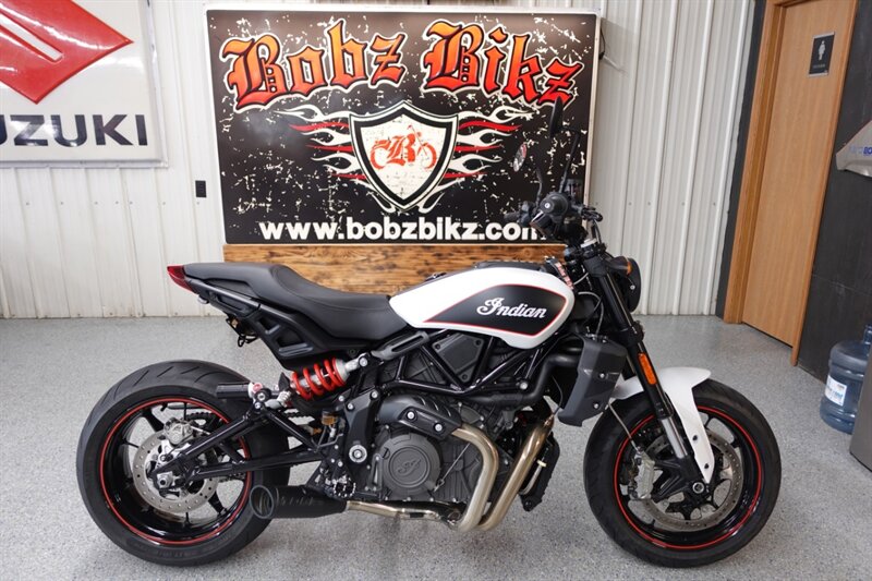 2022 Indian FTR 1200 S White Smoke - Photo 1 - Kingman, KS 67068