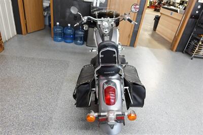 2001 Honda Shadow 750 ACE Deluxe   - Photo 8 - Kingman, KS 67068