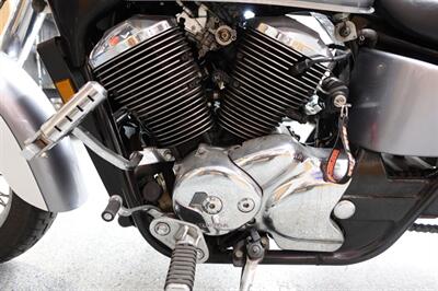 2001 Honda Shadow 750 ACE Deluxe   - Photo 28 - Kingman, KS 67068