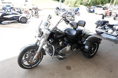 2016 Harley-Davidson Freewheeler - Photo 4 - Kingman, KS 67068