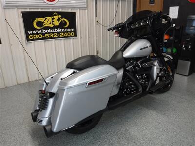 2019 Harley-Davidson Street Glide Special   - Photo 11 - Kingman, KS 67068