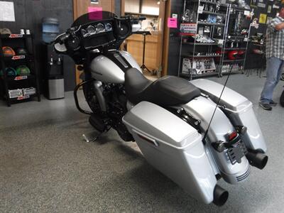 2019 Harley-Davidson Street Glide Special   - Photo 20 - Kingman, KS 67068