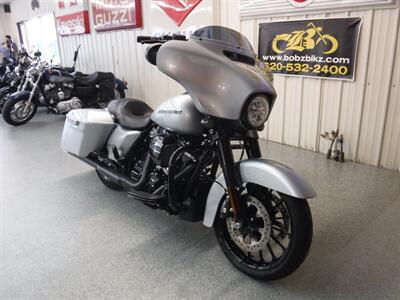 2019 Harley-Davidson Street Glide Special   - Photo 2 - Kingman, KS 67068