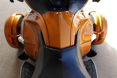 2014 Can-Am Spyder RT Limited SE6   - Photo 42 - Kingman, KS 67068