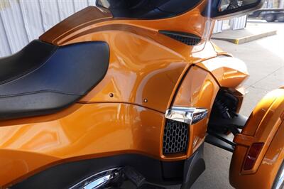2014 Can-Am Spyder RT Limited SE6   - Photo 34 - Kingman, KS 67068