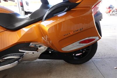 2014 Can-Am Spyder RT Limited SE6   - Photo 17 - Kingman, KS 67068