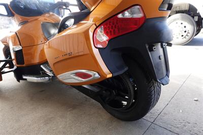 2014 Can-Am Spyder RT Limited SE6   - Photo 18 - Kingman, KS 67068