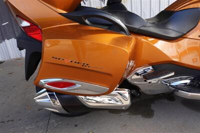 2014 Can-Am Spyder RT Limited SE6   - Photo 9 - Kingman, KS 67068
