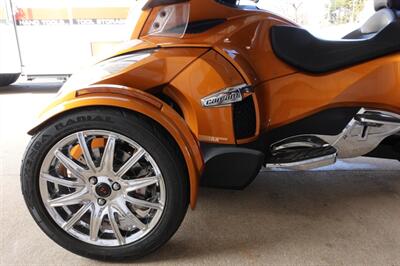 2014 Can-Am Spyder RT Limited SE6   - Photo 16 - Kingman, KS 67068