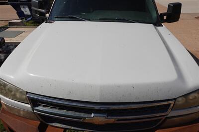 2005 Chevrolet Silverado 2500 HD Crew Cab - Photo 27 - Kingman, KS 67068