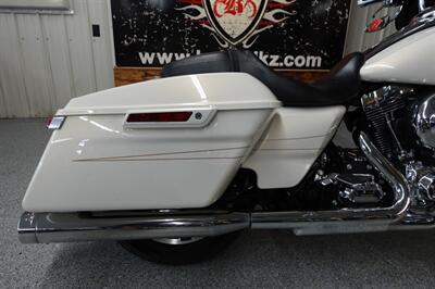 2015 Harley-Davidson Street Glide Special   - Photo 9 - Kingman, KS 67068