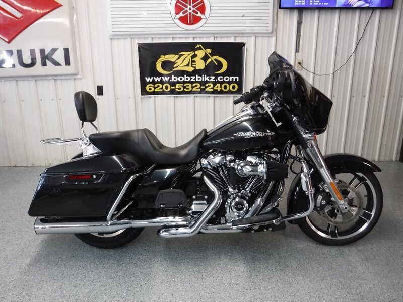 2018 Harley-Davidson Street Glide   - Photo 1 - Kingman, KS 67068