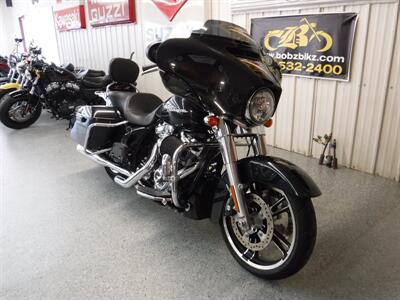 2018 Harley-Davidson Street Glide - Photo 2 - Kingman, KS 67068