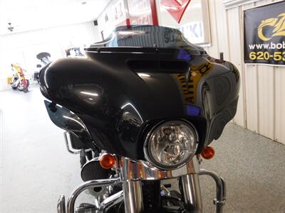 2018 Harley-Davidson Street Glide - Photo 5 - Kingman, KS 67068