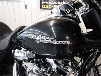 2018 Harley-Davidson Street Glide - Photo 7 - Kingman, KS 67068