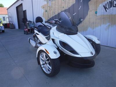 2014 Can Am Spyder RS SE5   - Photo 2 - Kingman, KS 67068