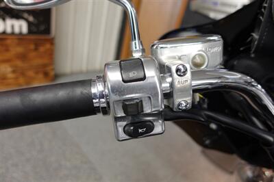 2005 Yamaha Royal Star Tour Deluxe   - Photo 31 - Kingman, KS 67068