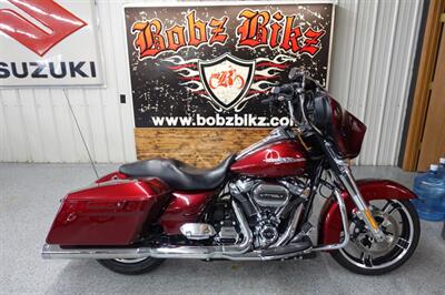 2017 Harley-Davidson Street Glide   - Photo 1 - Kingman, KS 67068