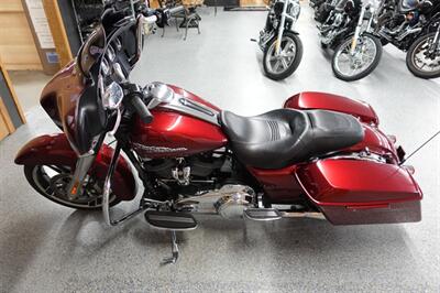 2017 Harley-Davidson Street Glide   - Photo 5 - Kingman, KS 67068