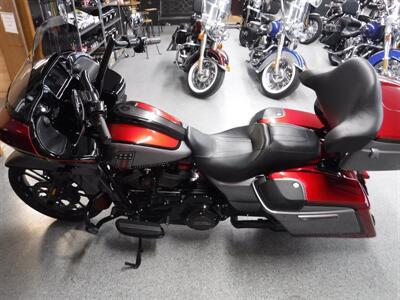 2019 Harley-Davidson Road Glide CVO   - Photo 5 - Kingman, KS 67068