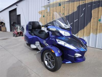 2012 Can Am Spyder RT-S SE5   - Photo 2 - Kingman, KS 67068