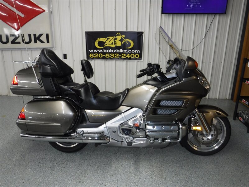 2004 Honda Gold Wing 1800 ABS   - Photo 1 - Kingman, KS 67068