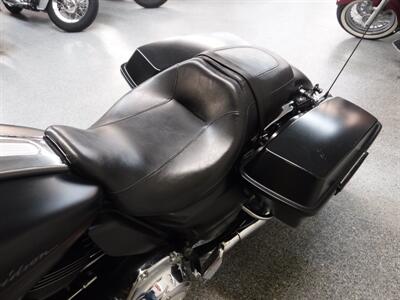 2012 Harley-Davidson Road Glide Custom   - Photo 17 - Kingman, KS 67068