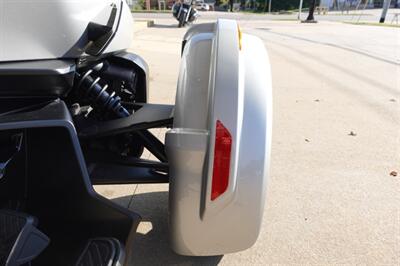 2023 Can Am Spyder RT SE6   - Photo 11 - Kingman, KS 67068