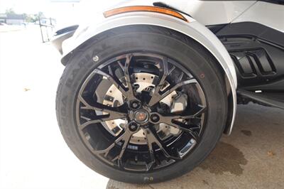 2023 Can Am Spyder RT SE6   - Photo 19 - Kingman, KS 67068