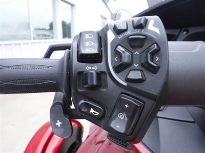 2015 Can Am Spyder RT Limited SE6   - Photo 13 - Kingman, KS 67068