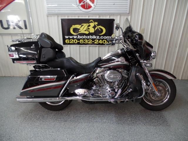 2006 Harley-Davidson Ultra Classic CVO   - Photo 1 - Kingman, KS 67068