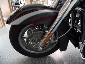 2006 Harley-Davidson Ultra Classic CVO   - Photo 17 - Kingman, KS 67068