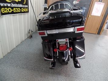 2006 Harley-Davidson Ultra Classic CVO   - Photo 5 - Kingman, KS 67068