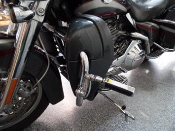 2006 Harley-Davidson Ultra Classic CVO   - Photo 19 - Kingman, KS 67068